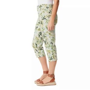 3/$15 Gloria Vanderbilt Amanda Capri